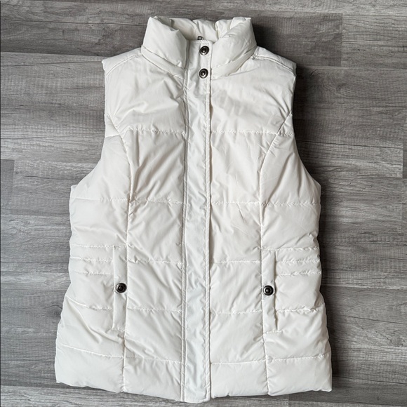 GreenTea White Quilted Fleeced Lined Puffer Vest - Picture 1 of 4